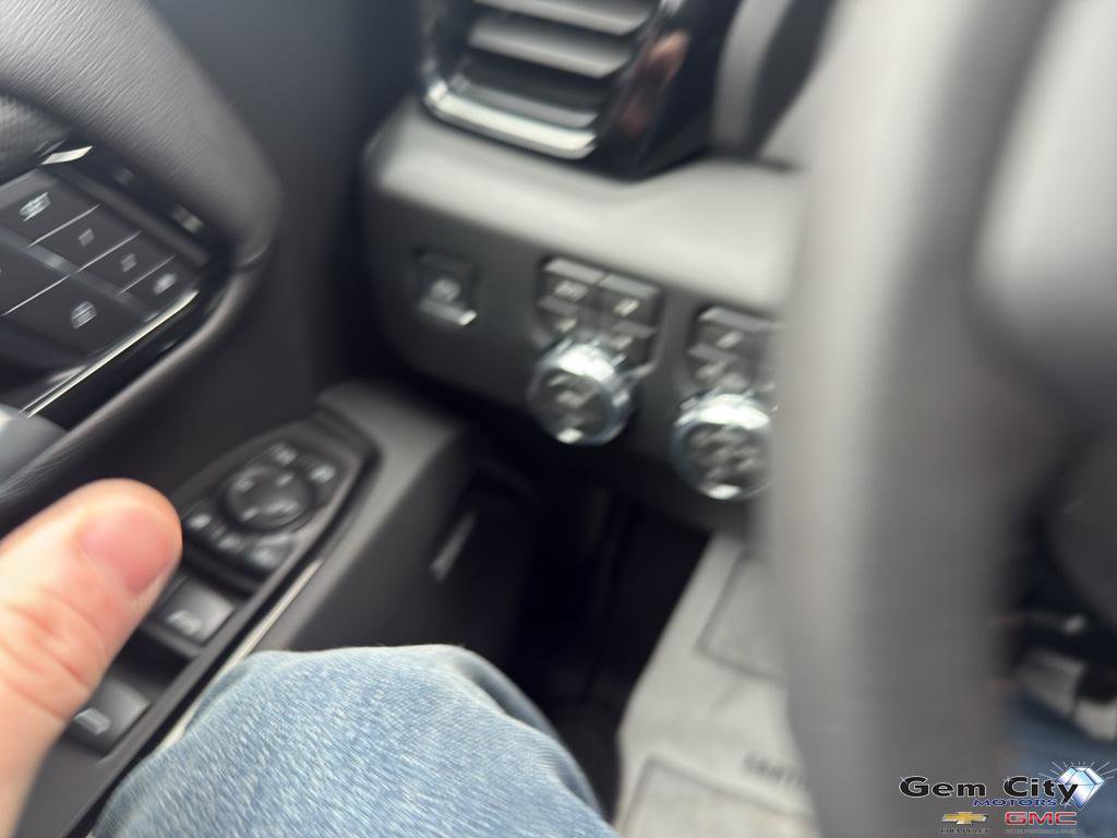 New 2026 GMC Sierra 3500 AT4 w/ AT4 Premium Plus Package image 24