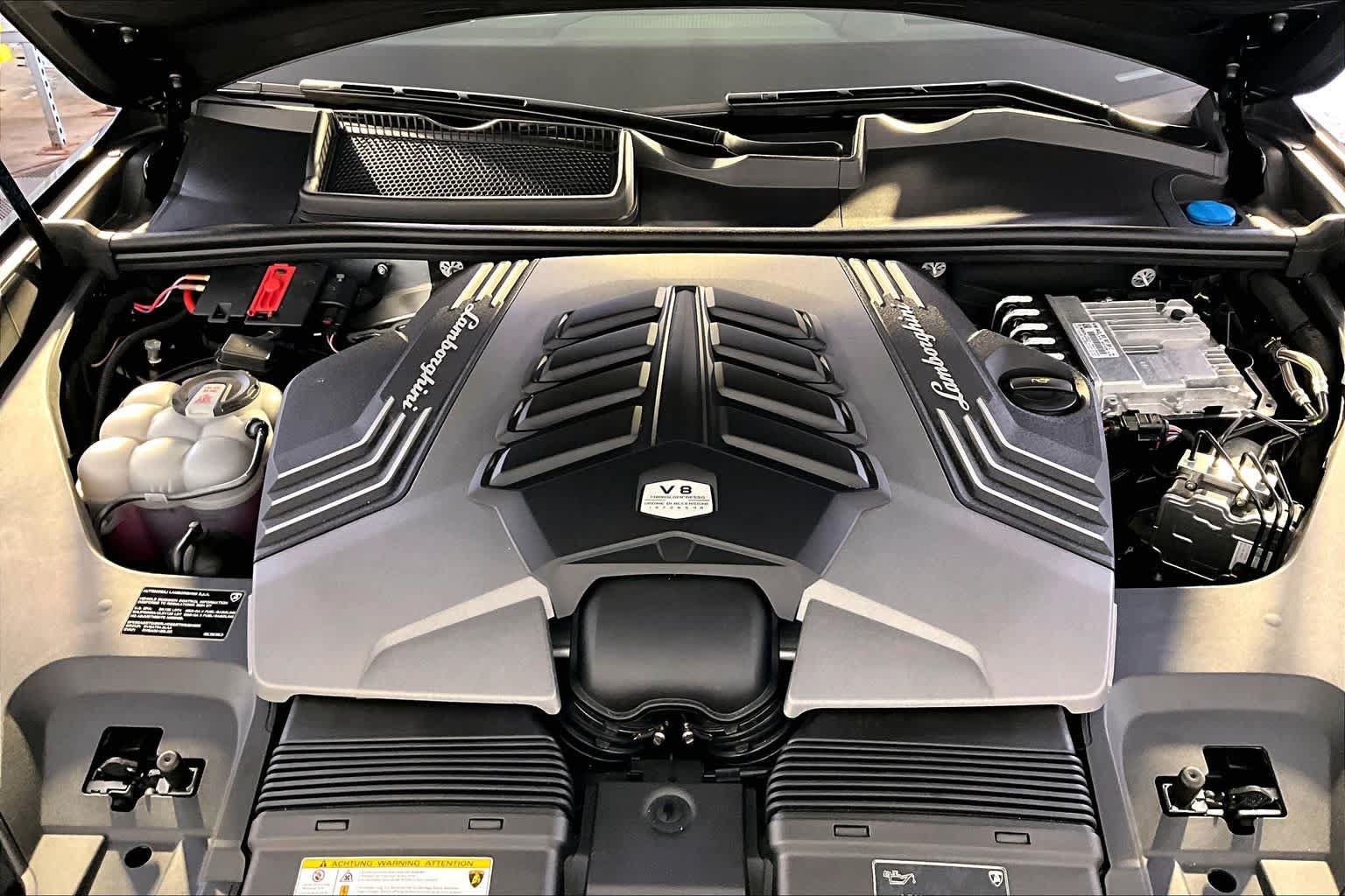Used 2024 Lamborghini Urus Performante AWD/4WD image 29