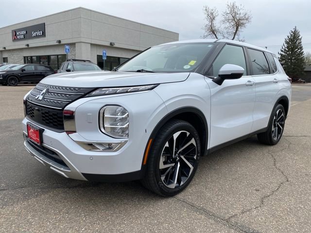 Used 2023 Mitsubishi Outlander SE