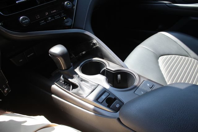 Used 2021 Toyota Camry SE AWD/4WD image 11