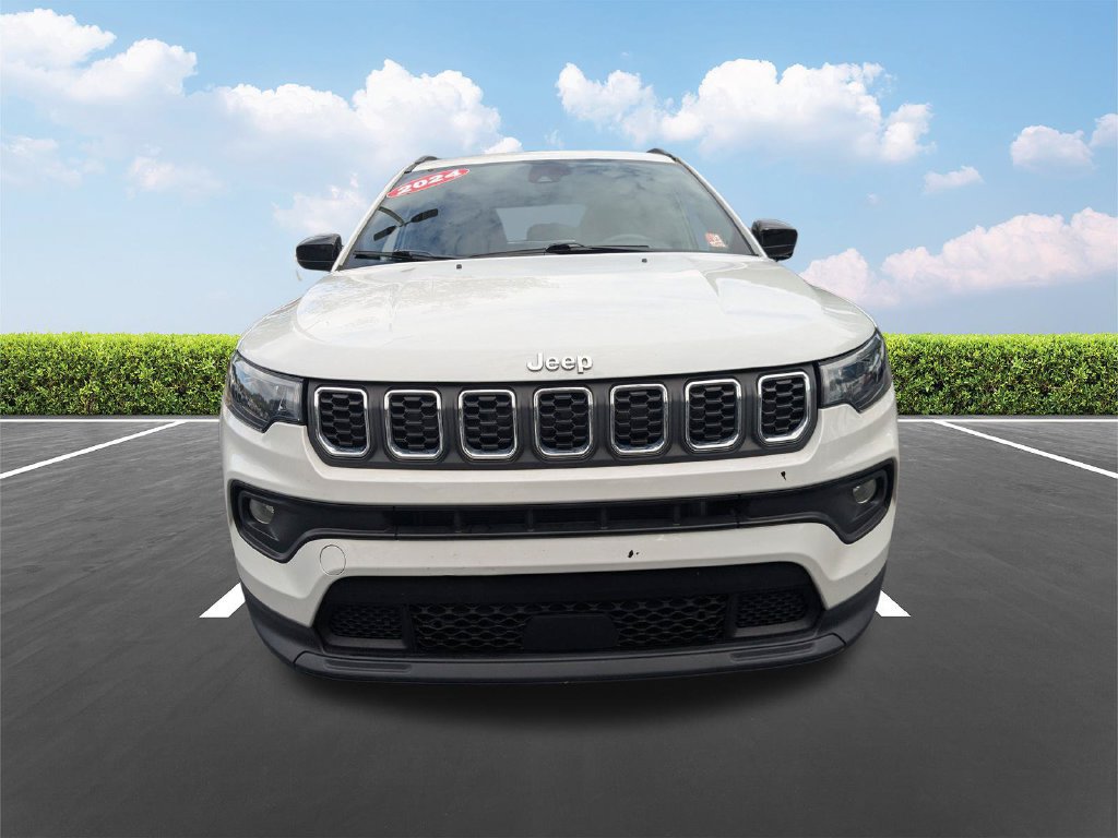 Used 2024 Jeep Compass Latitude AWD/4WD image 10
