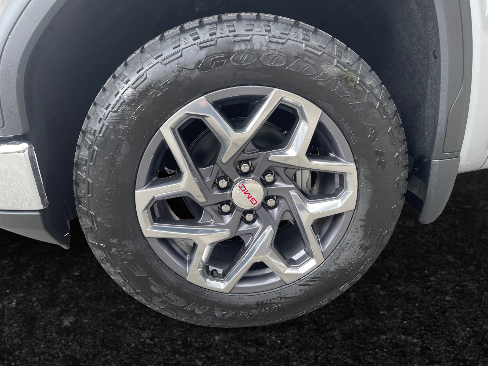 New 2026 GMC Sierra 1500 SLE image 10