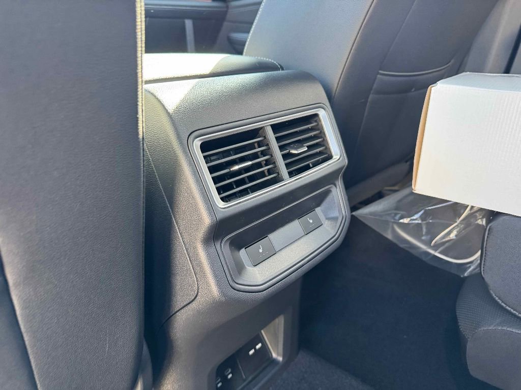 New 2026 Volkswagen Atlas Cross Sport SEL Premium R-Line image 25