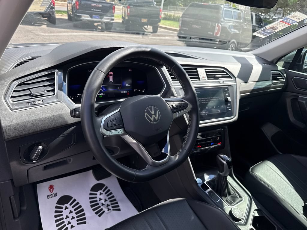 Used 2023 Volkswagen Tiguan SE AWD/4WD image 14