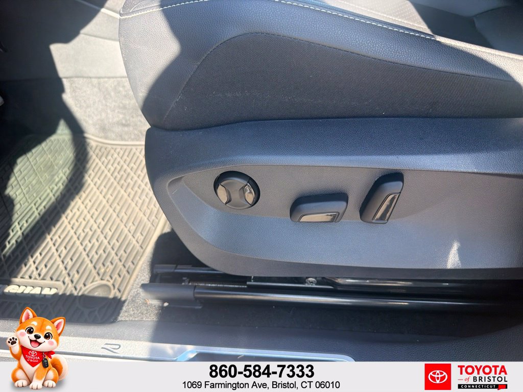 Used 2023 Volkswagen Tiguan SE R-Line AWD/4WD image 17