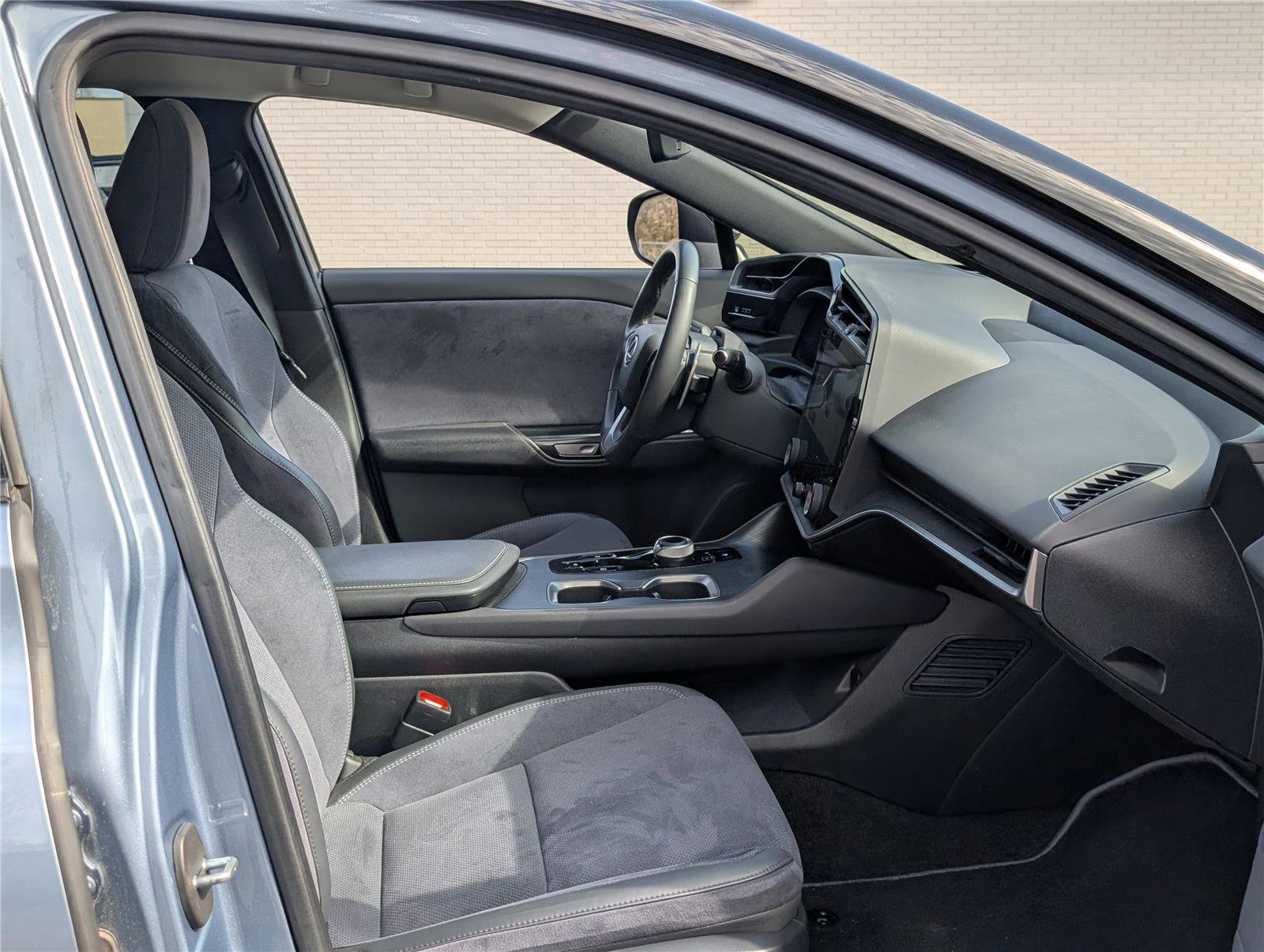 Used 2023 Lexus RZ 450e Premium w/ Accessory Package (Z1) image 10