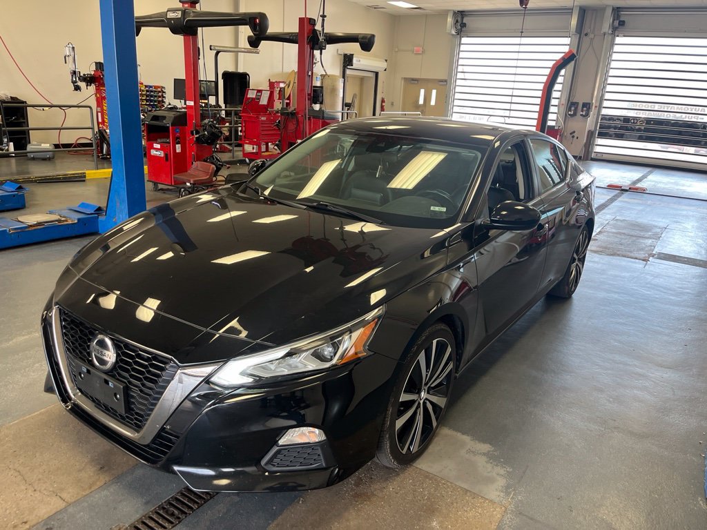 Used 2020 Nissan Altima 2.5 SR FWD image 2