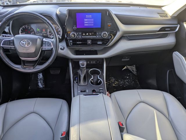 Used 2023 Toyota Highlander XLE image 10