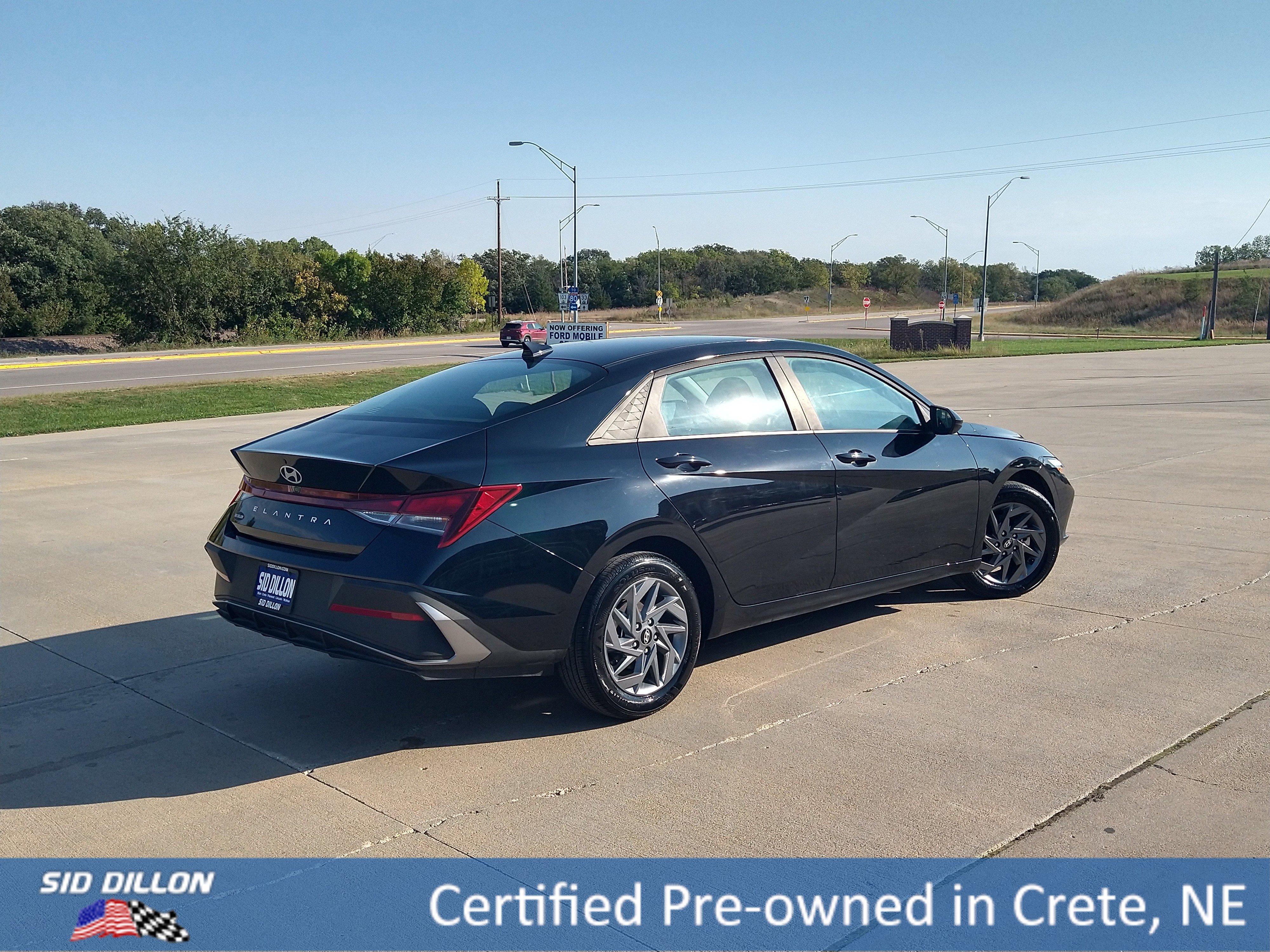 Used 2024 Hyundai Elantra SEL image 12