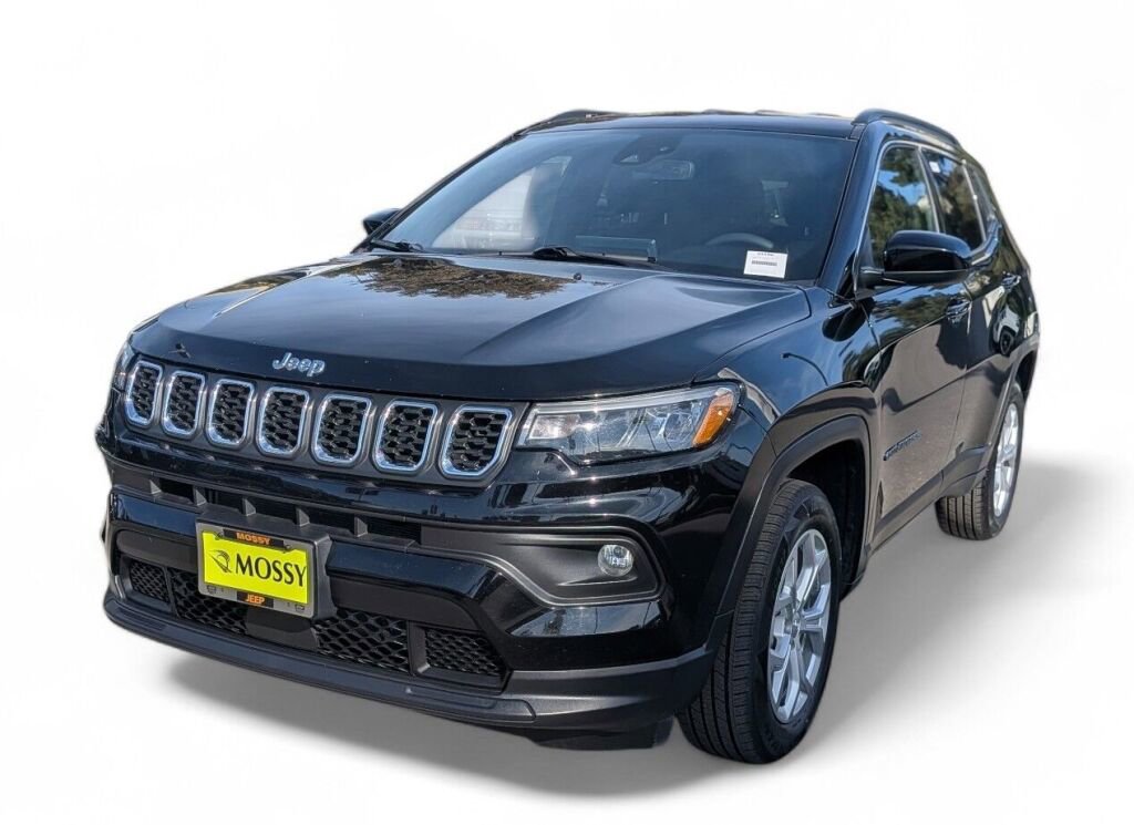 Certified 2024 Jeep Compass Latitude image 14