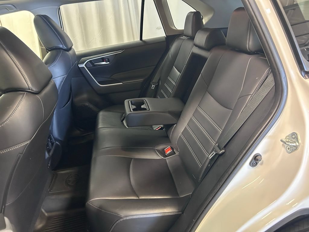 Used 2020 Toyota RAV4 XLE Premium AWD/4WD image 21