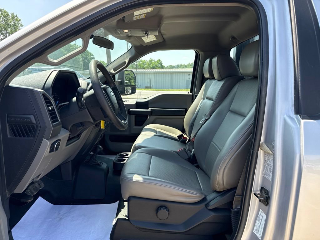 Used 2017 Ford F550 4x4 Regular Cab Super Duty image 19