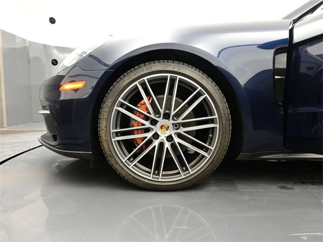 Used 2018 Porsche Panamera 4S image 6