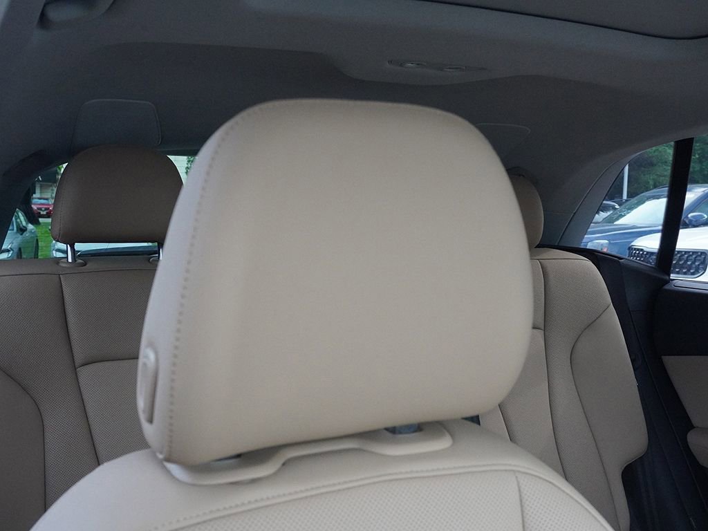 Used 2023 Audi Q8 Prestige AWD/4WD image 34