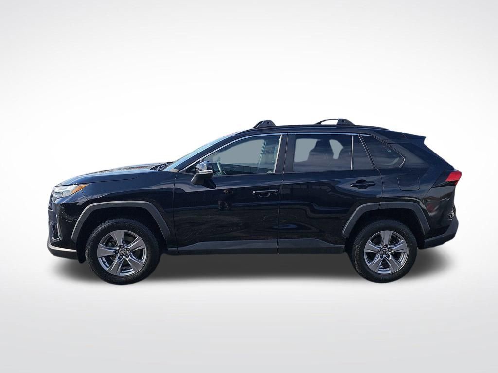 Used 2022 Toyota RAV4 XLE w/ Convenience Package image 8