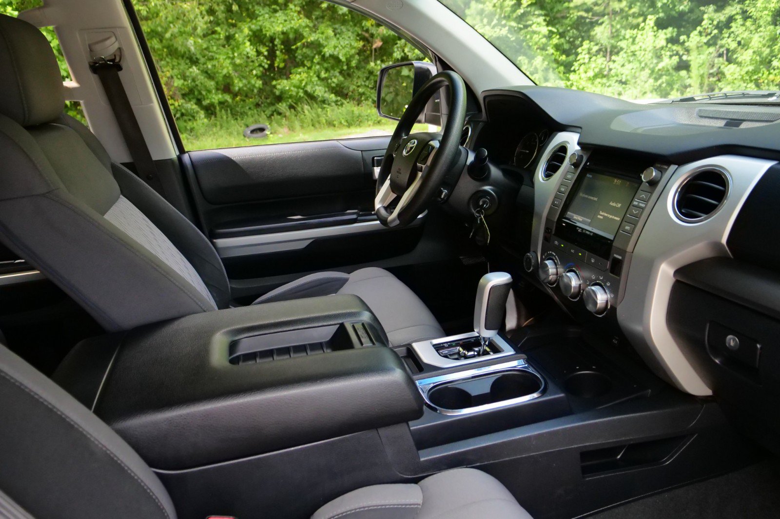 Used 2016 Toyota Tundra SR5 w/ TRD Off Road Package AWD/4WD image 34