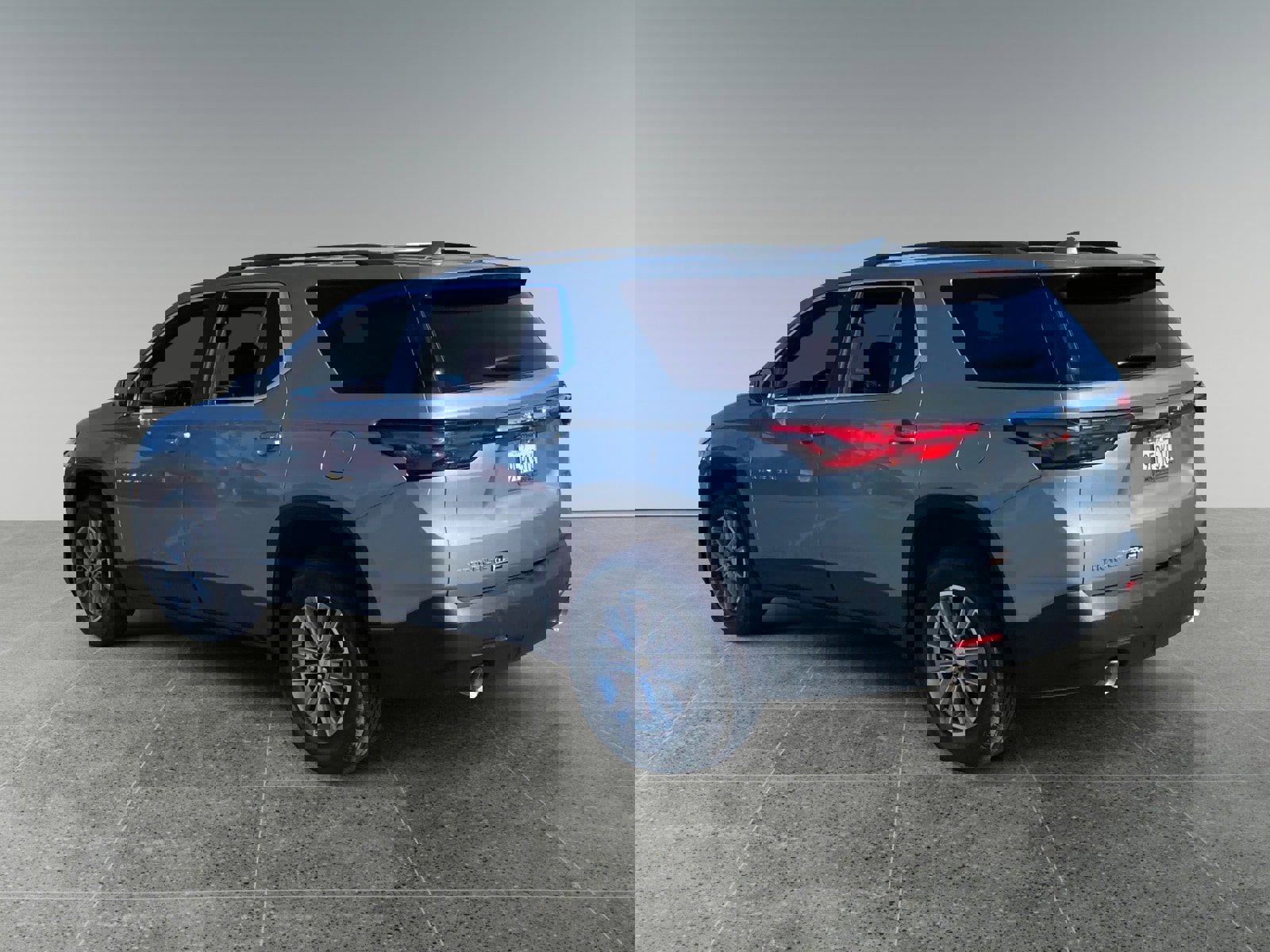 Used 2023 Chevrolet Traverse LT w/ LPO, Cargo Package image 3