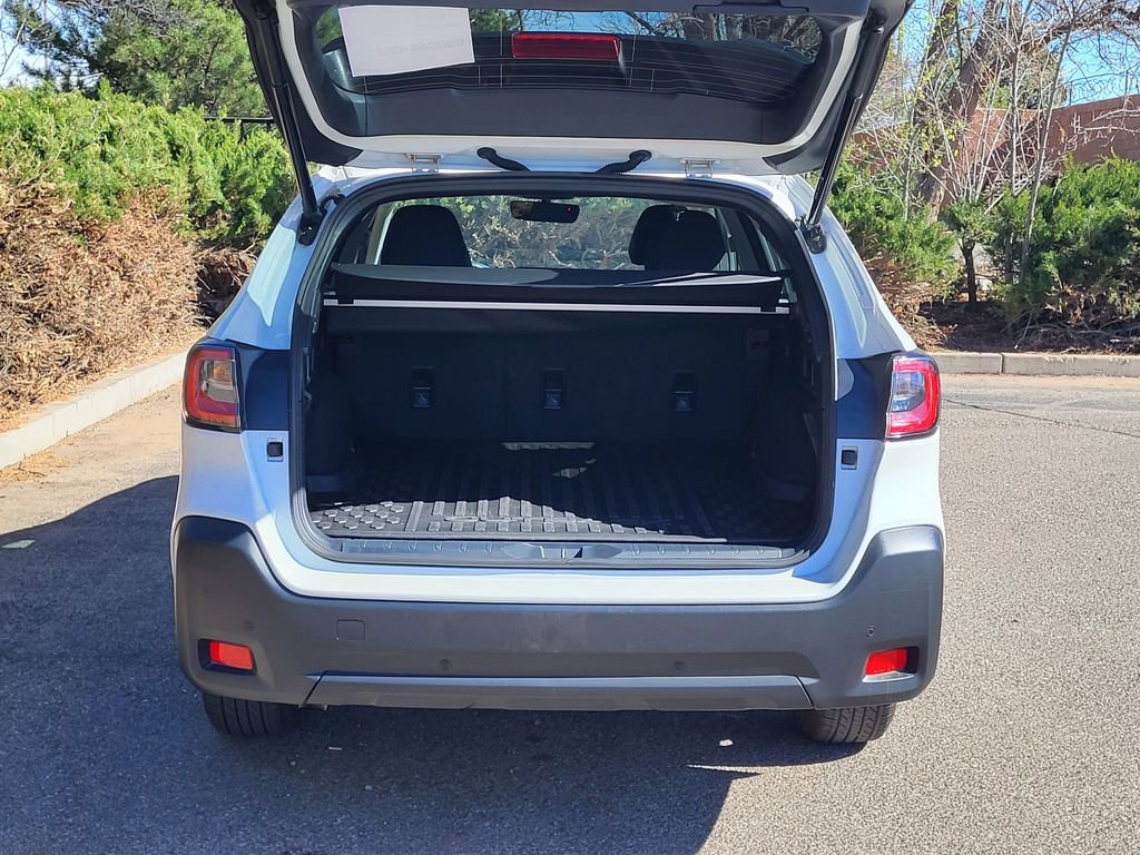 Used 2025 Subaru Outback Onyx Edition AWD/4WD image 30