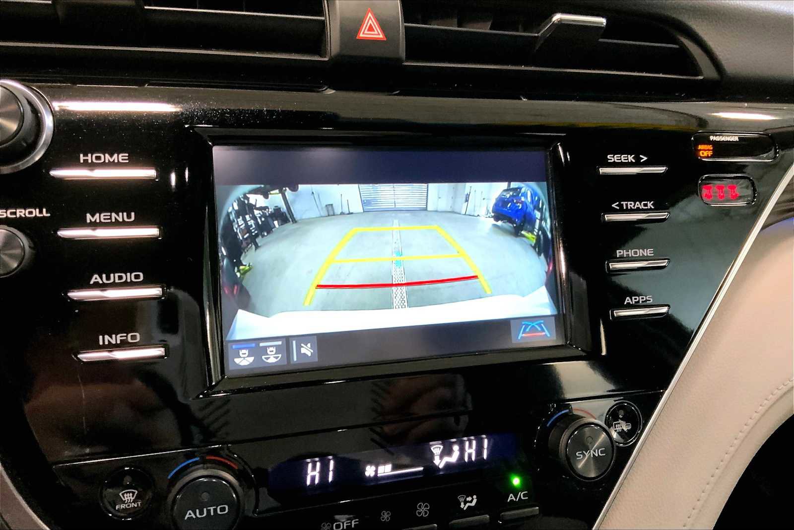 Used 2018 Toyota Camry XLE image 27