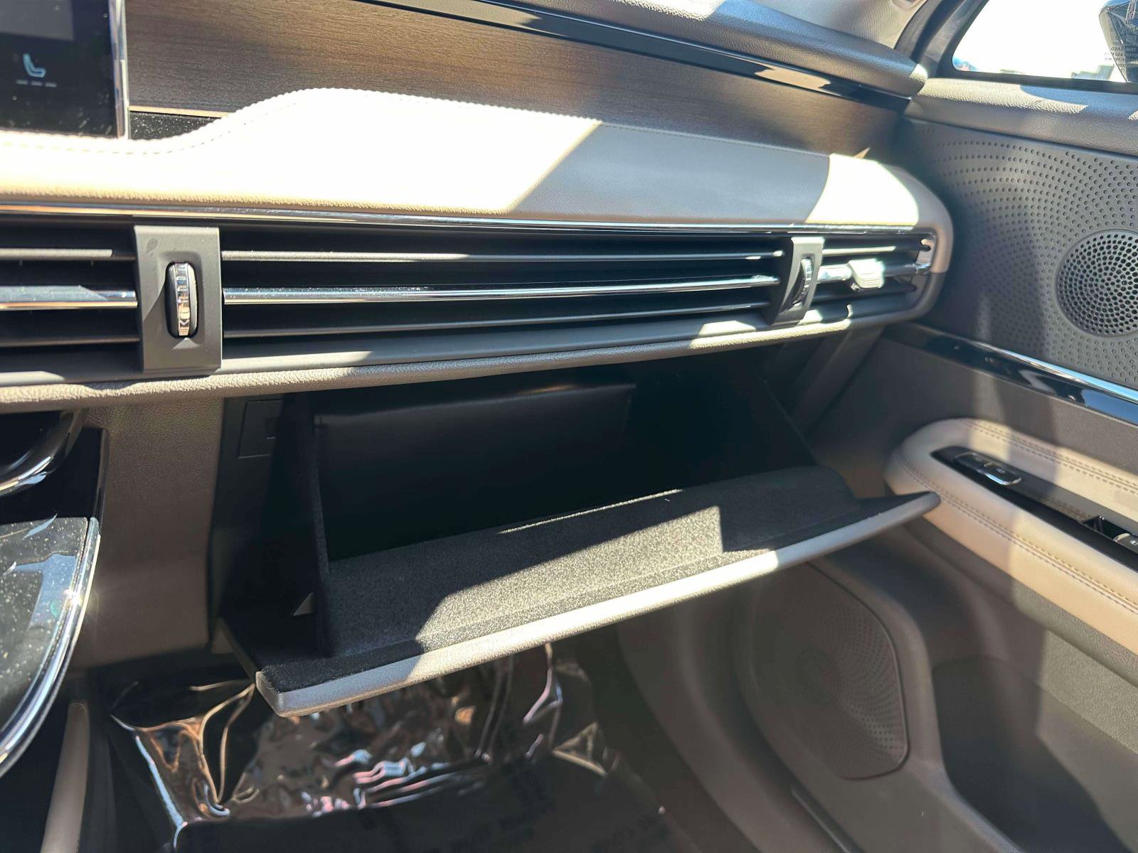 Used 2023 Lincoln Corsair Reserve w/ Equipment Group 201A image 33