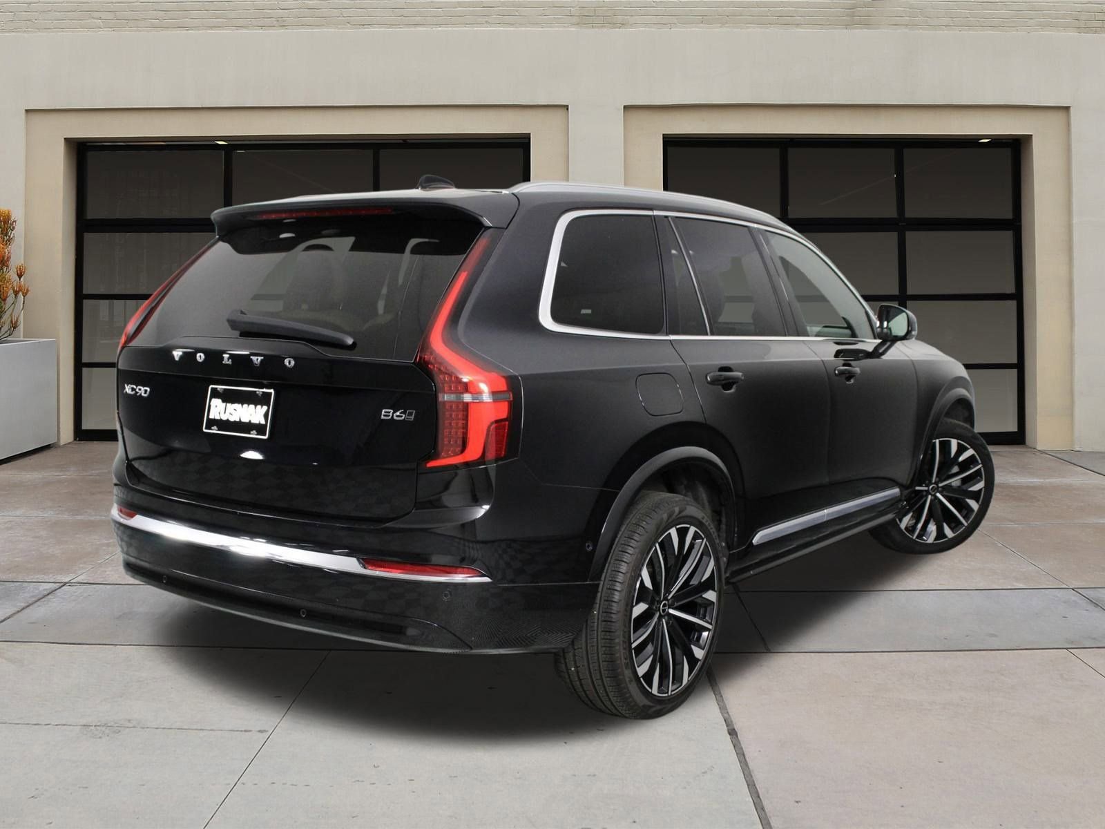 Certified 2025 Volvo XC90 B6 Ultra image 4
