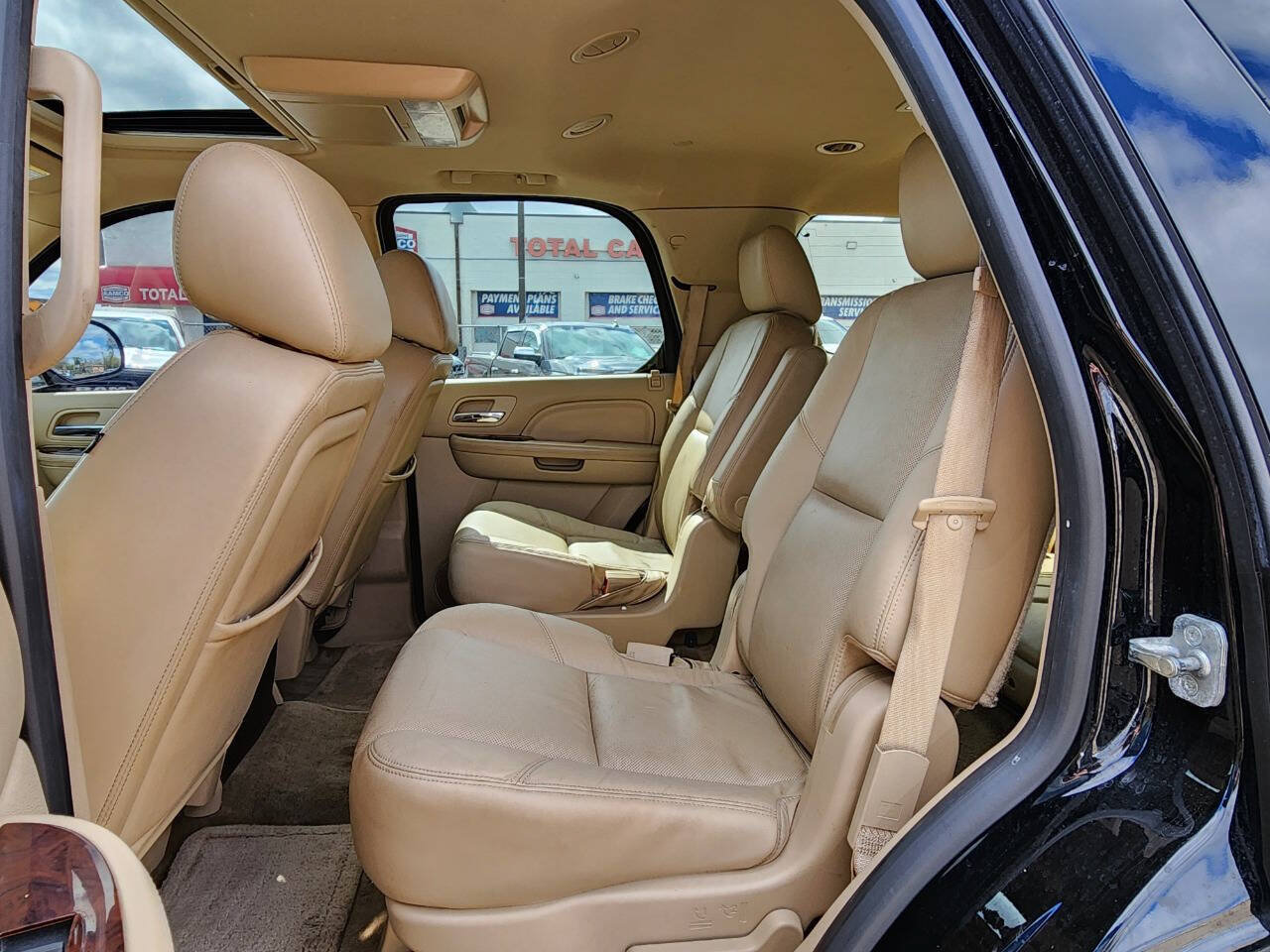 Used 2013 Cadillac Escalade Premium AWD/4WD image 13