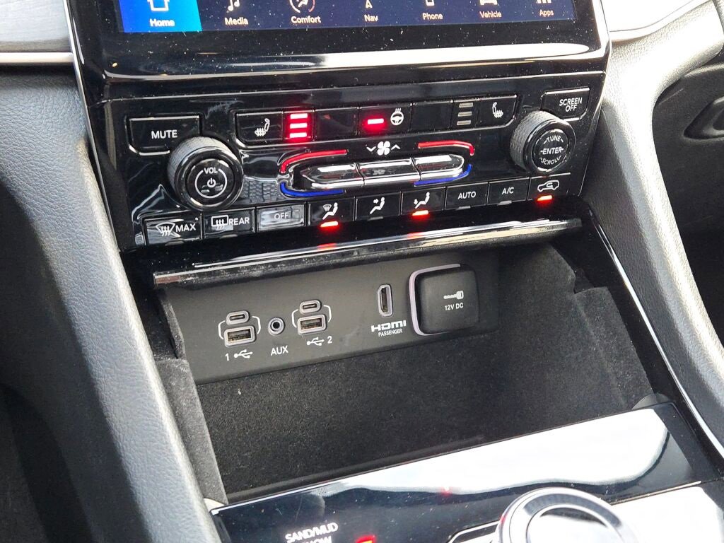 Used 2022 Jeep Grand Cherokee L Limited w/ Trailer Tow Group (B) image 29