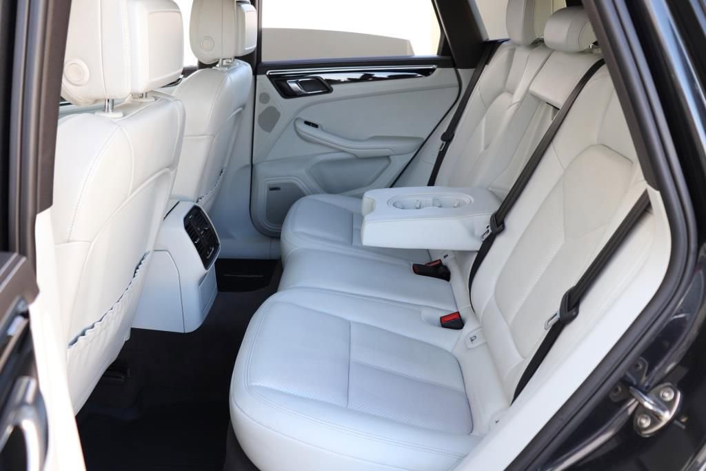 Used 2017 Porsche Macan S image 20