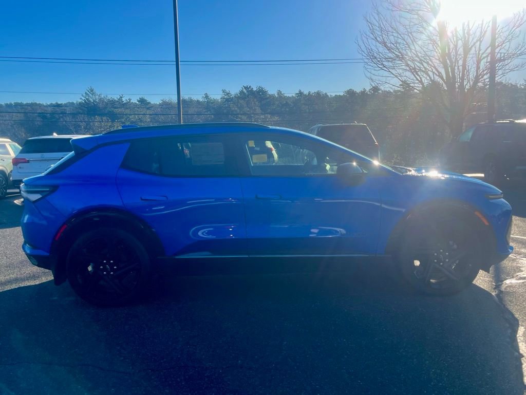 New 2025 Chevrolet Equinox EV RS w/ Active Safety Package 3 AWD/4WD image 7