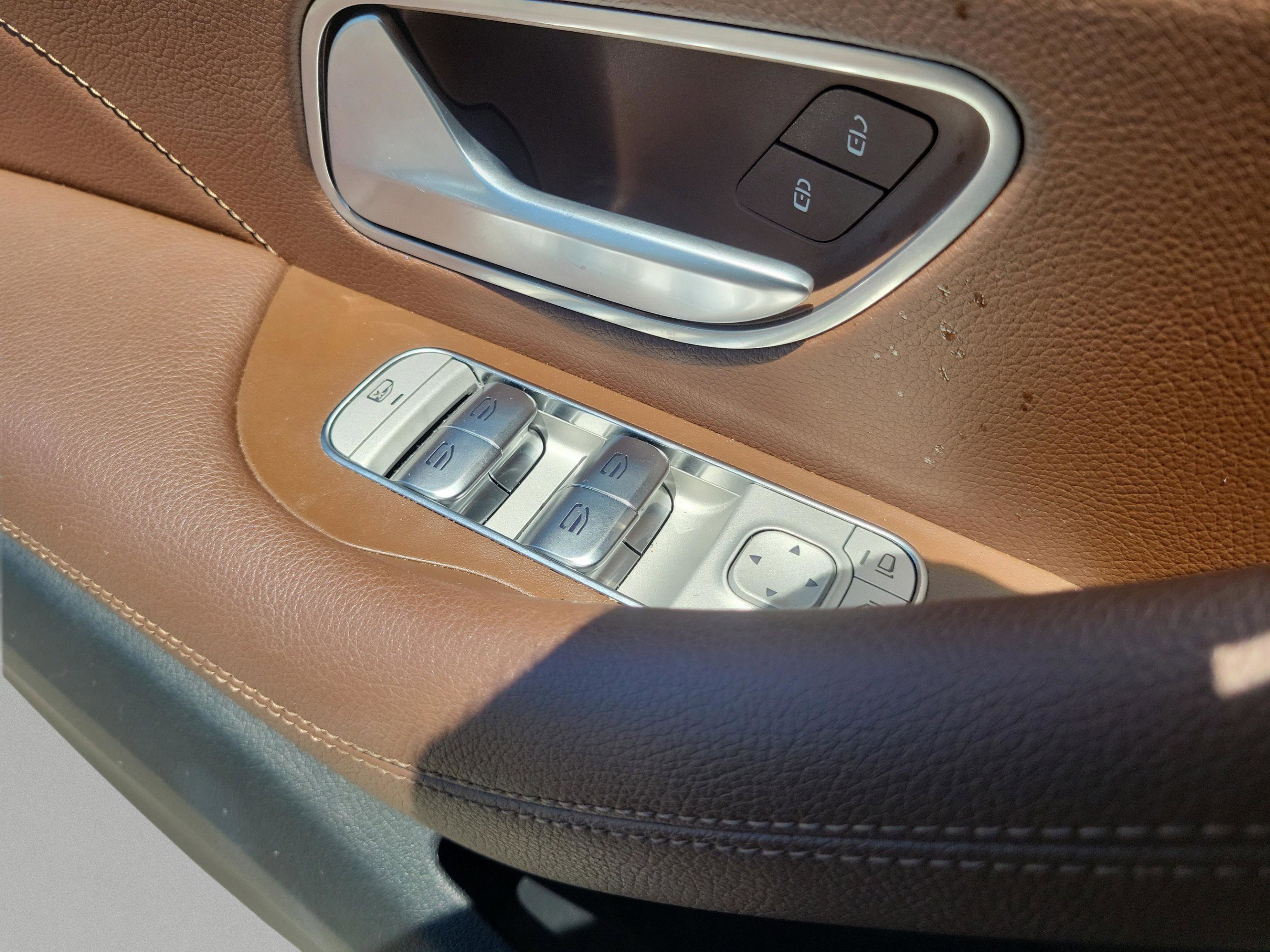 Used 2024 Mercedes-Benz GLS 450 4MATIC image 12