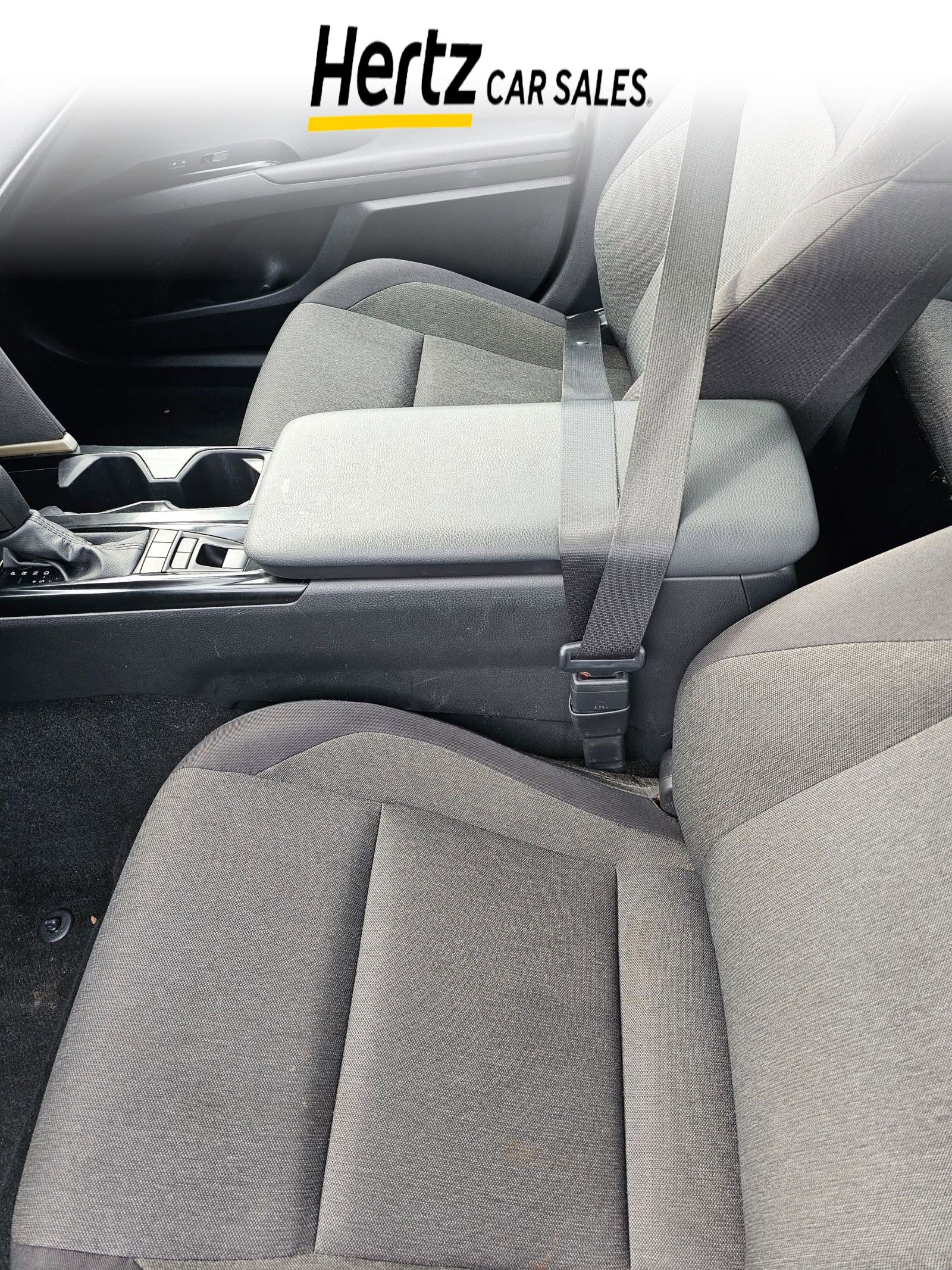 Used 2025 Toyota Camry LE image 8