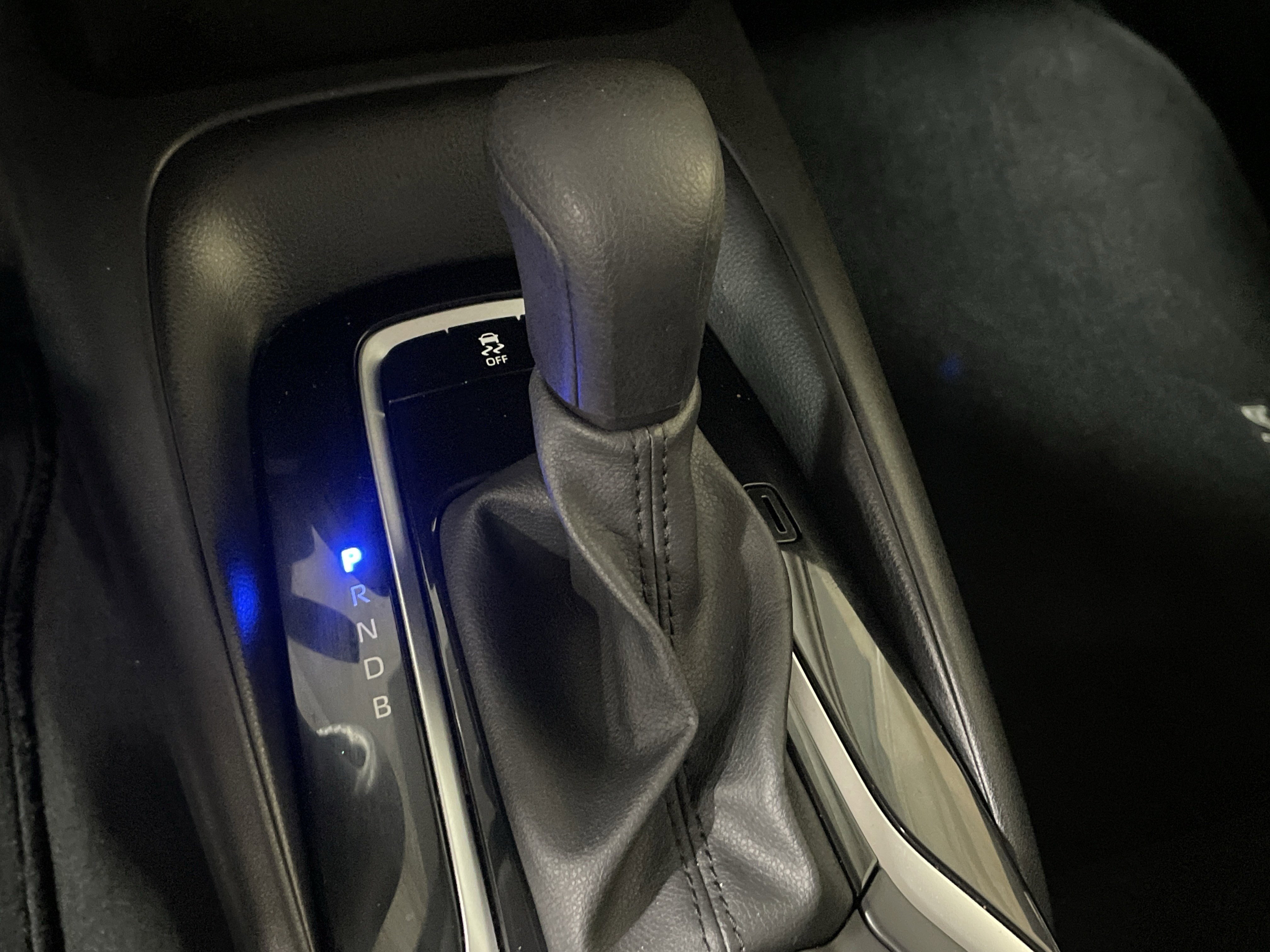 Used 2024 Toyota Corolla LE w/ LE Convenience Package image 26