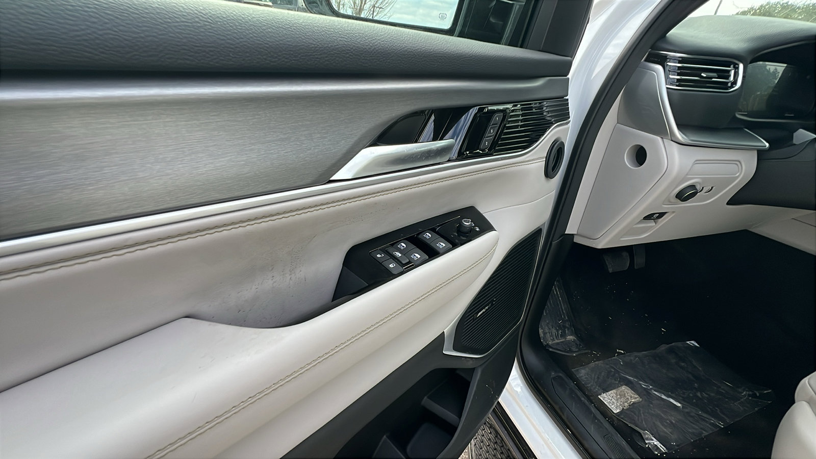 New 2026 Jeep Grand Wagoneer 2WD image 15