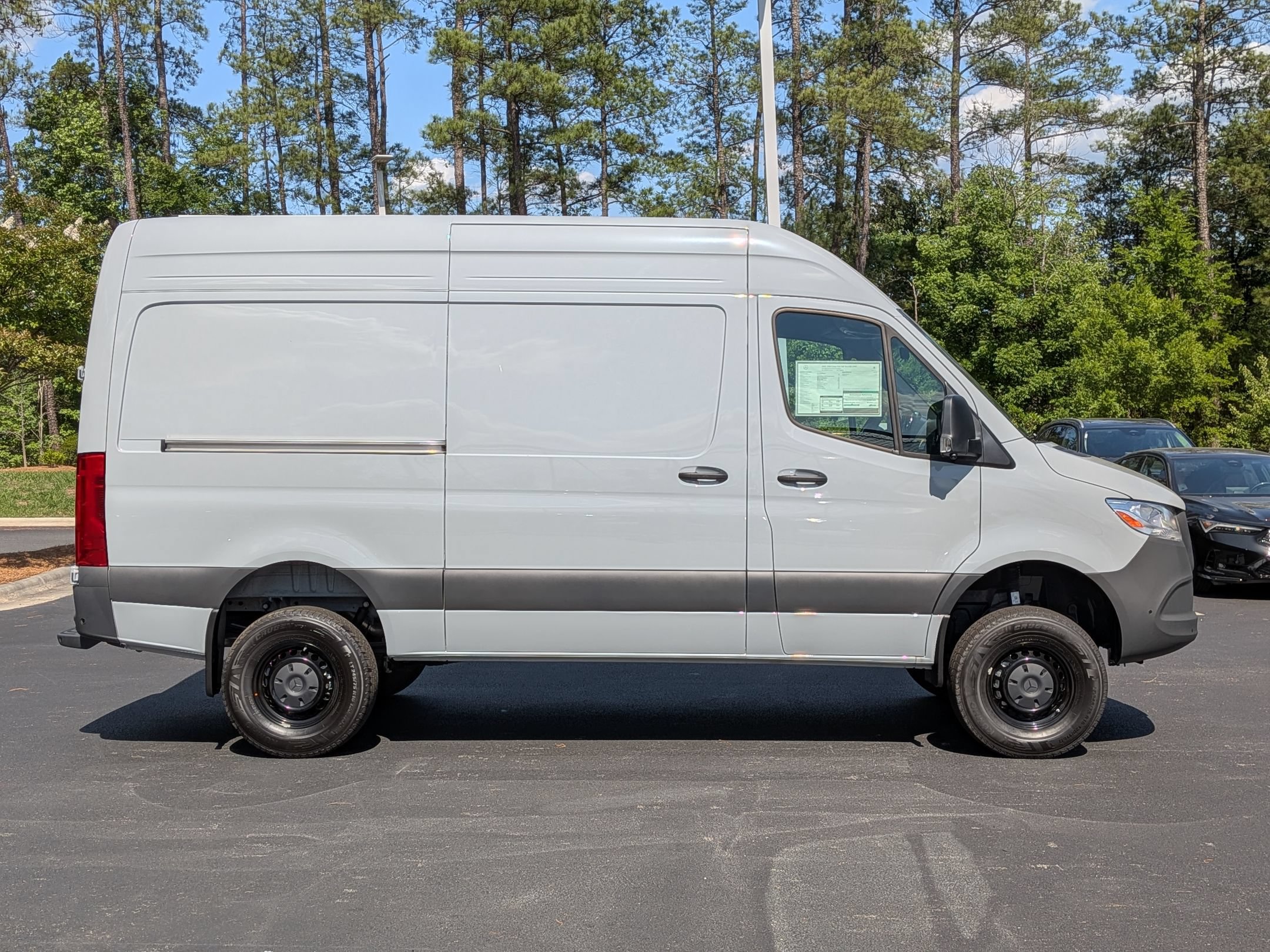 New 2025 Mercedes-Benz Sprinter 2500 image 11