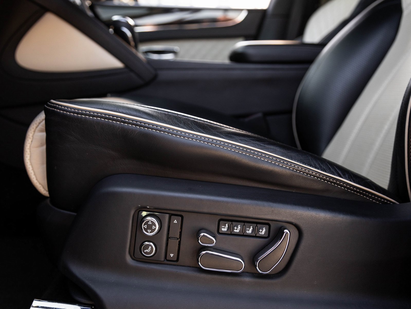 Used 2021 Bentley Bentayga image 20