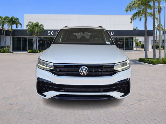 Certified 2022 Volkswagen Tiguan SE R-Line image 2