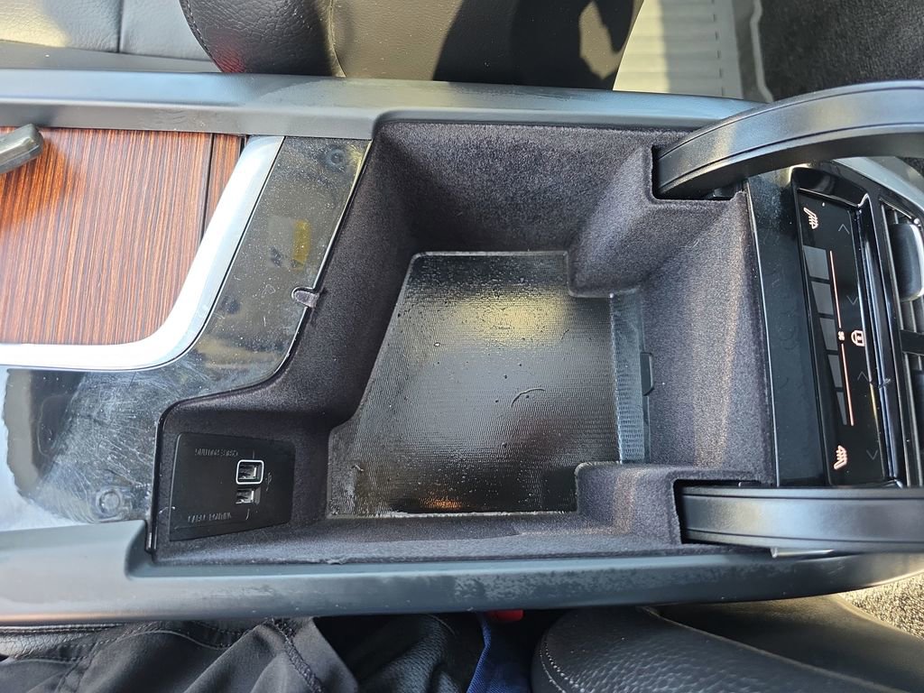 Used 2020 Volvo S60 T6 Inscription w/ Protection Package Premier image 35