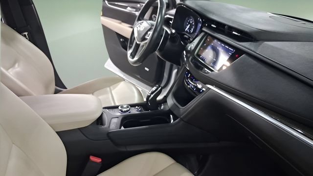 Used 2022 Cadillac XT5 Sportv w/ Technology Package AWD/4WD image 12
