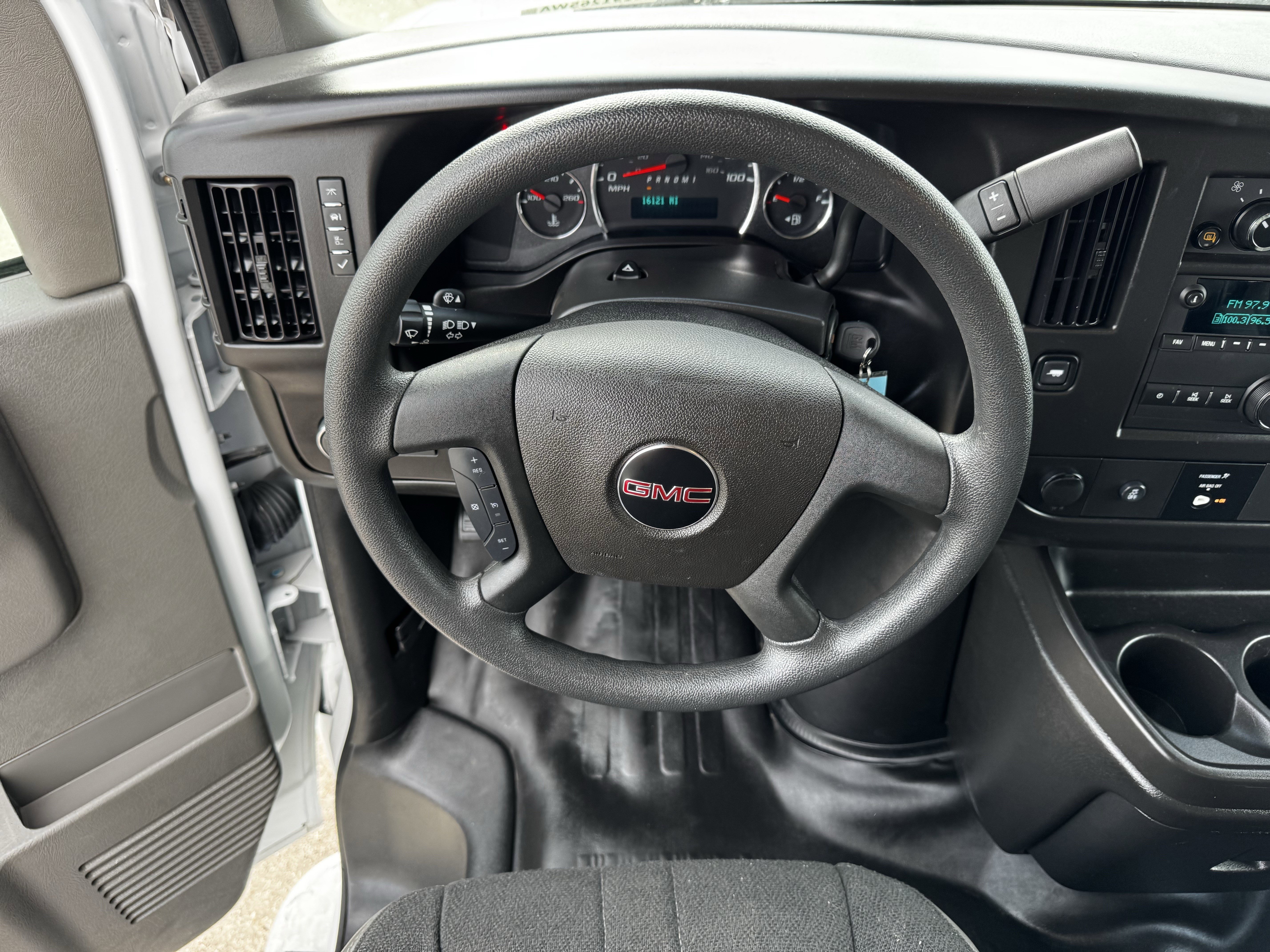 Used 2024 GMC Savana 2500 w/ Driver Convenience Package image 14