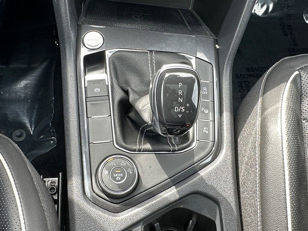 Used 2022 Volkswagen Tiguan SEL R-Line image 18