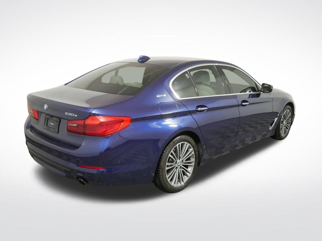 Used 2018 BMW 530e xDrive w/ Premium Package 2 AWD/4WD video 3