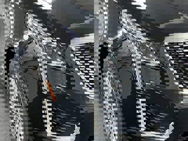 Certified 2024 Cadillac XT5 Premium Luxury w/ LPO, Premium Carpet Package image 10