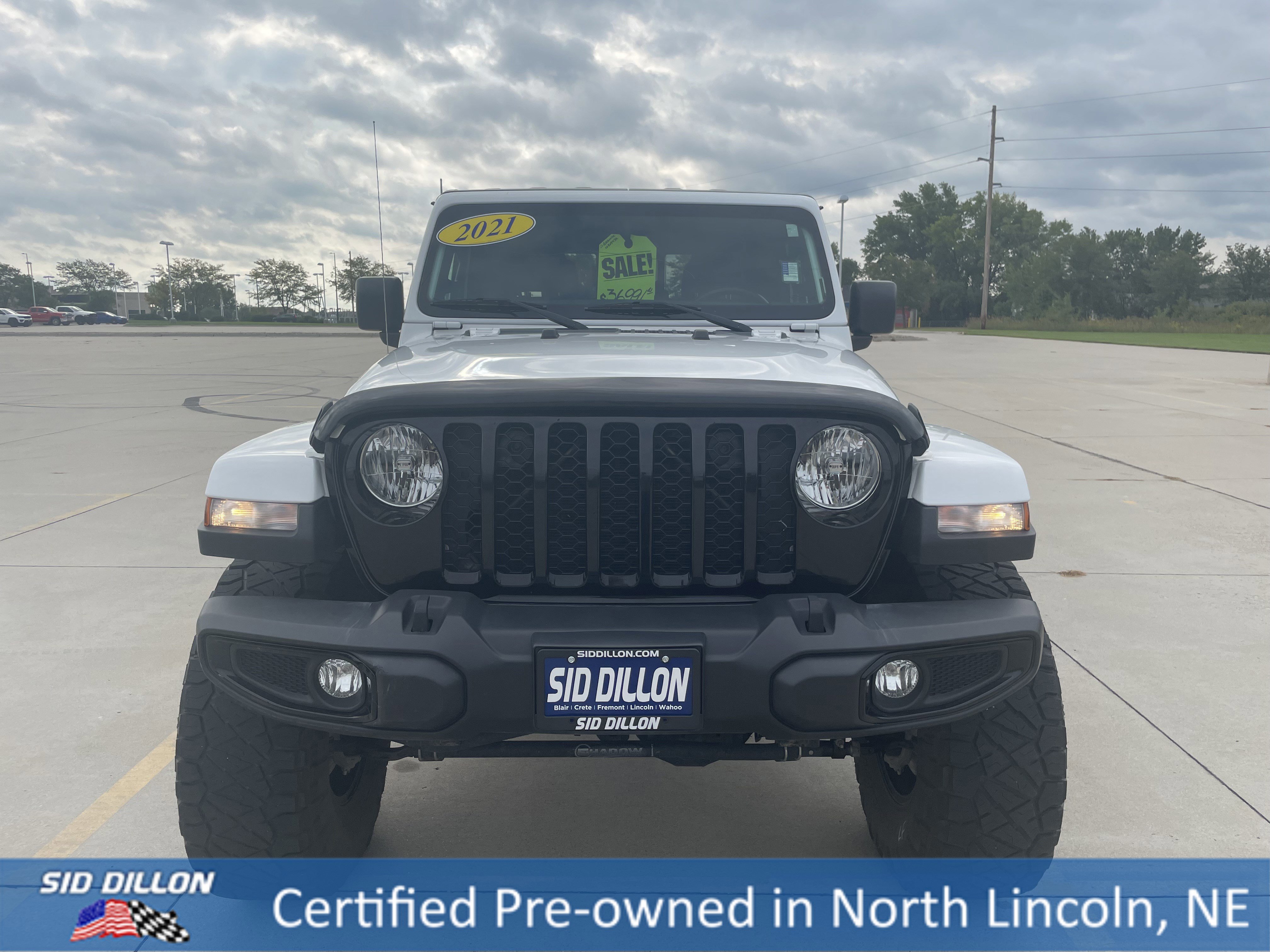 Used 2021 Jeep Gladiator Willys image 4