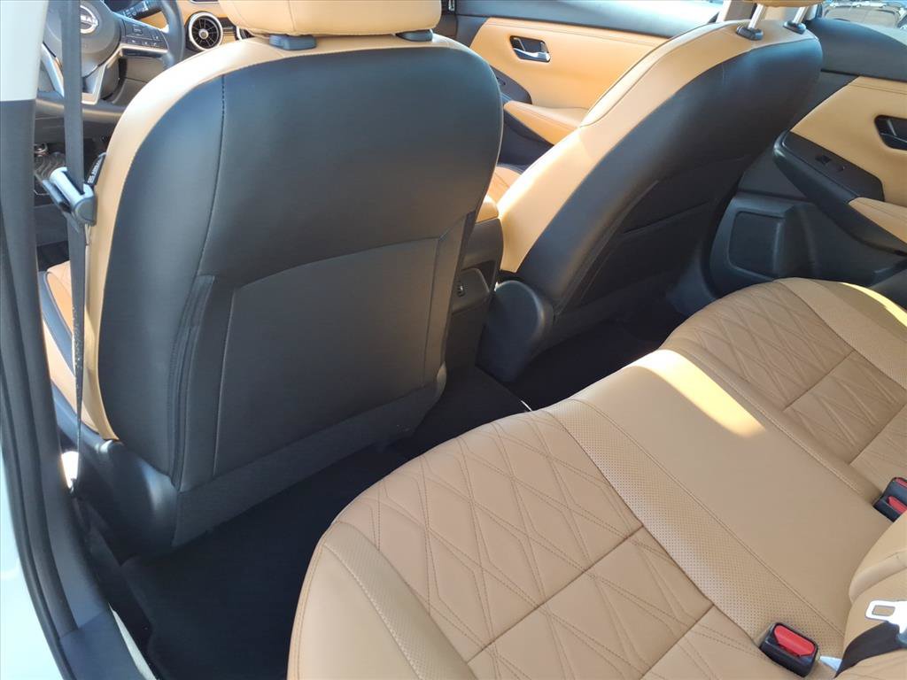 Used 2024 Nissan Sentra SV w/ SV Premium Package FWD image 15