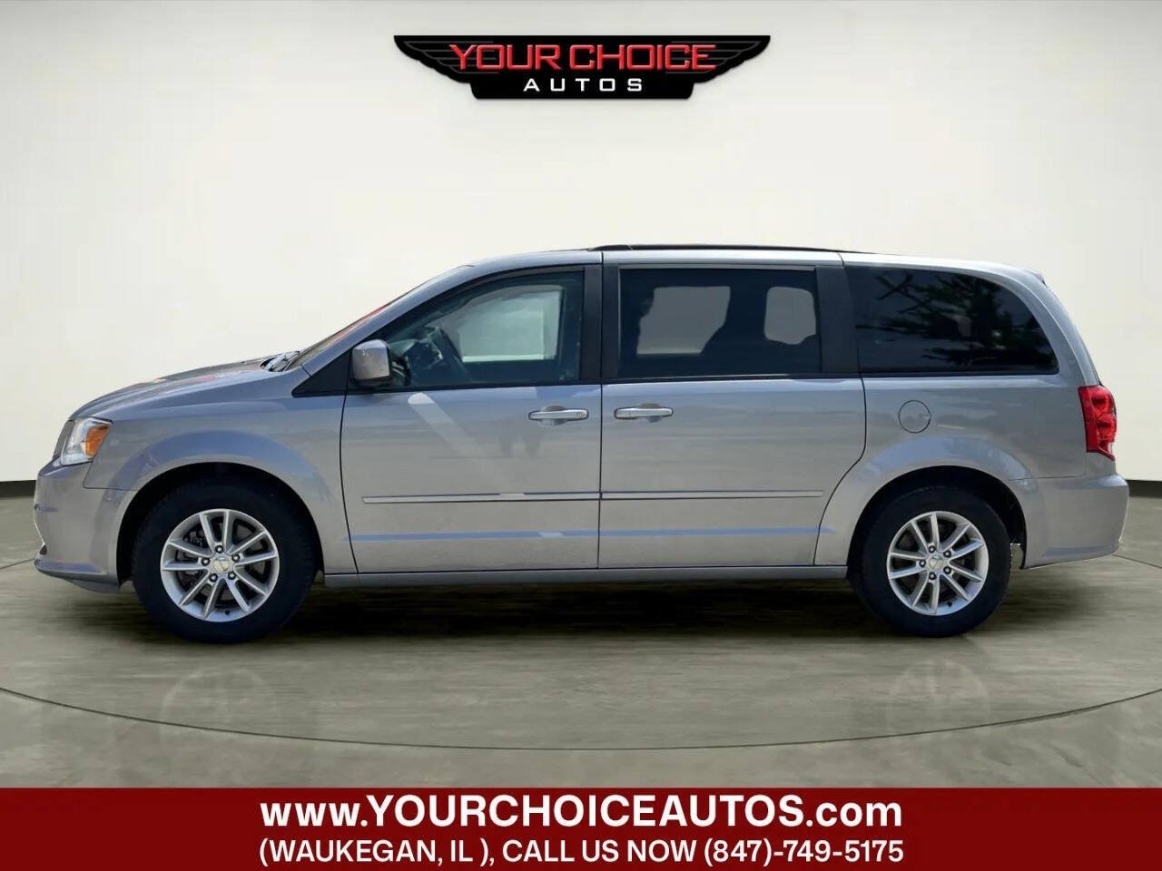 Used 2015 Dodge Grand Caravan SXT FWD image 2