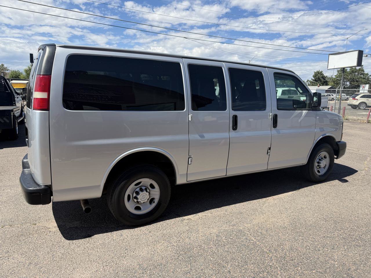 Used 2016 Chevrolet Express 2500 LS RWD image 10