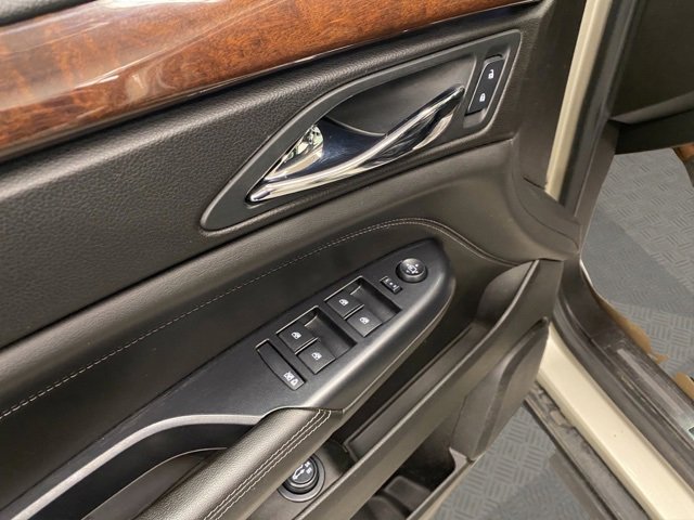 Used 2013 Cadillac SRX Luxury image 24