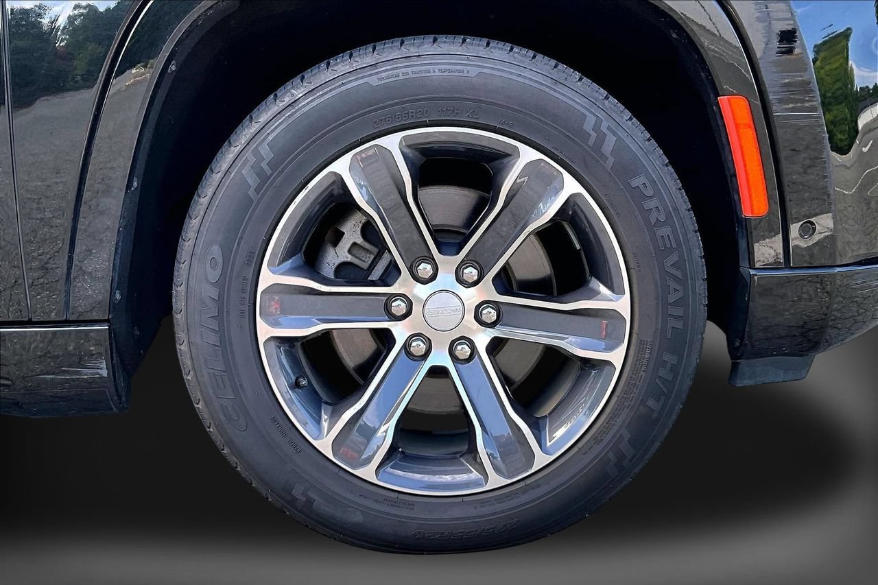 Used 2023 Jeep Grand Wagoneer Series II AWD/4WD image 35