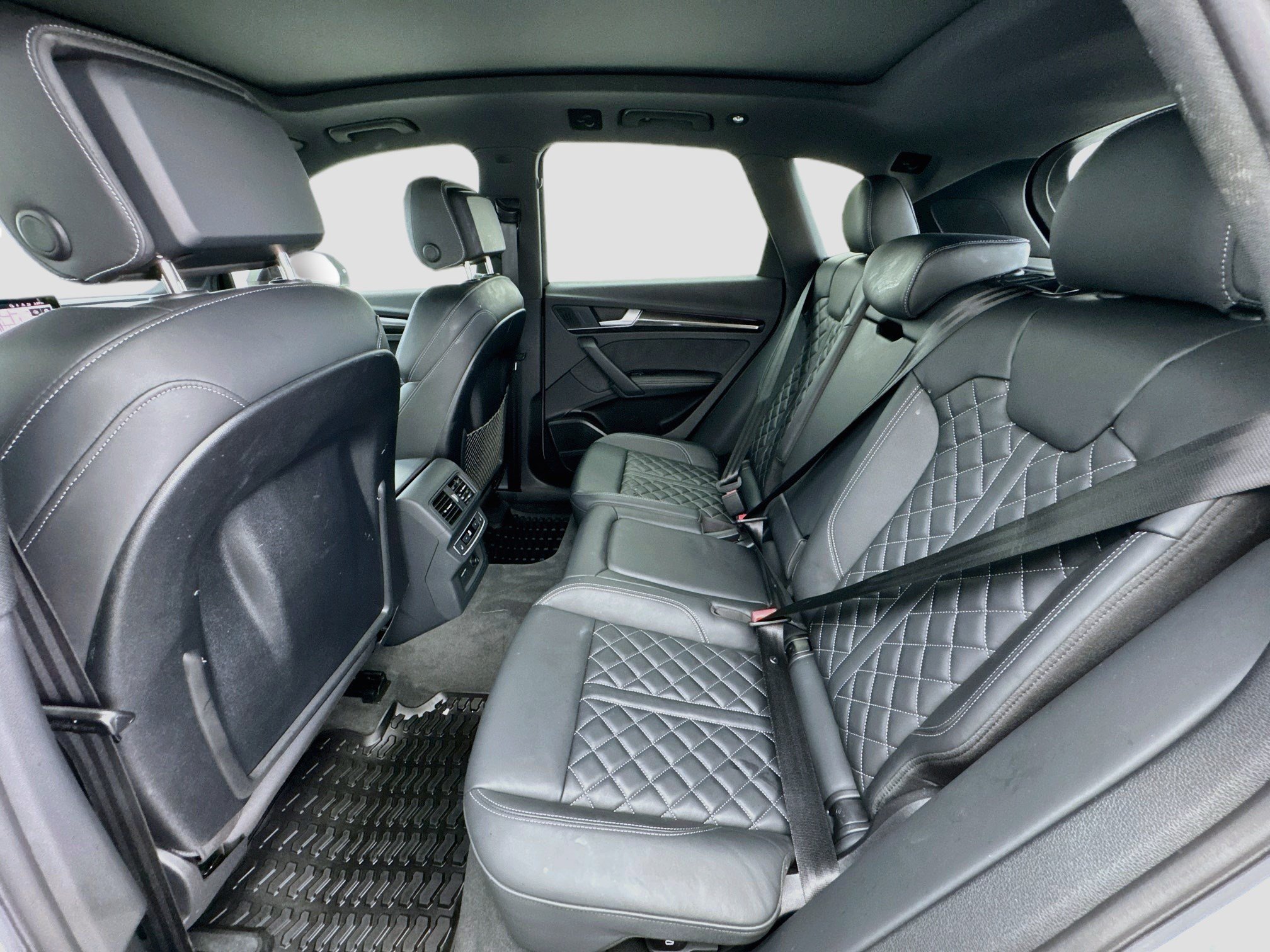 Used 2023 Audi SQ5 Prestige AWD/4WD image 16