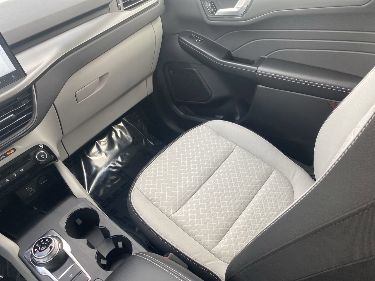 New 2026 Ford Escape Active w/ Active Premium Tech Pack image 14